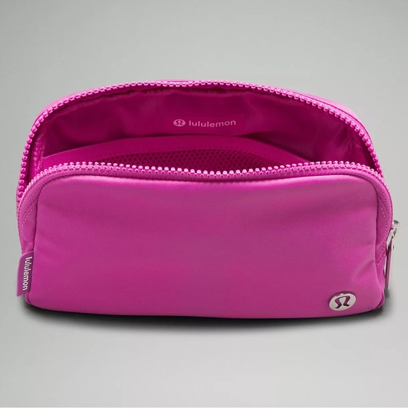 lululemon wear everywhere belt bag in pow pink tone - Picture 3 of 9